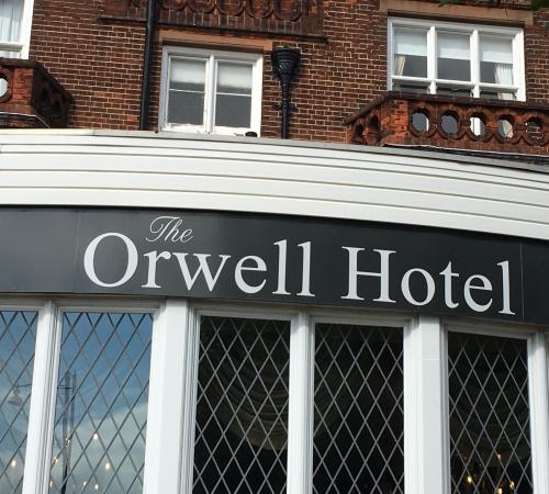 Choir - Singing at the Orwell Hotel